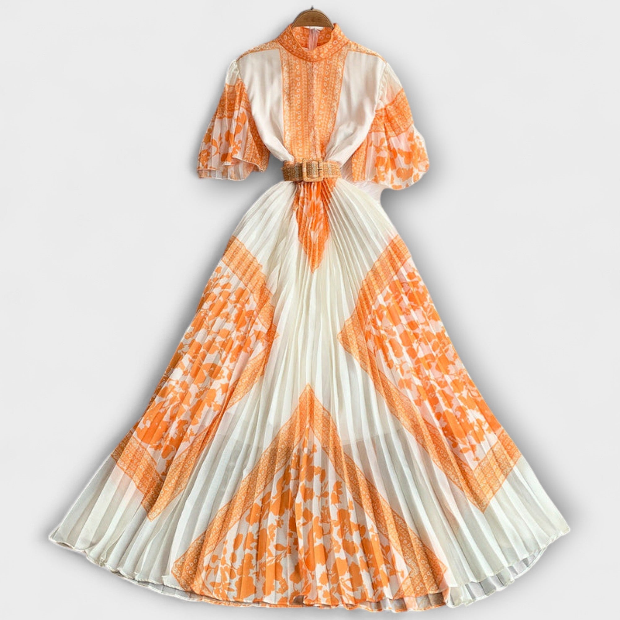 Delilah - Obleka, navdihnjena z vintage slogom